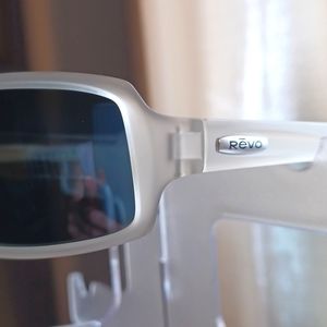 REVO Sunglasses Thrive RE 4037X 09 mate clear frames 64 □ 13 117 NEW